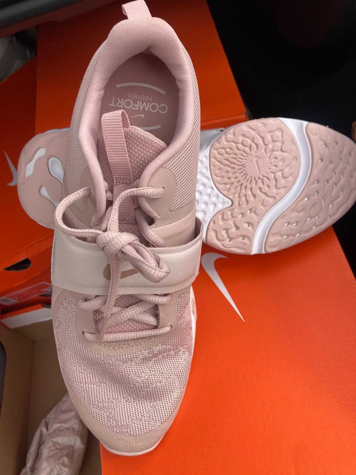 Nike renew in season номер 40.5