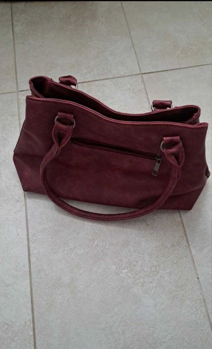 Geanta bordo eleganta!