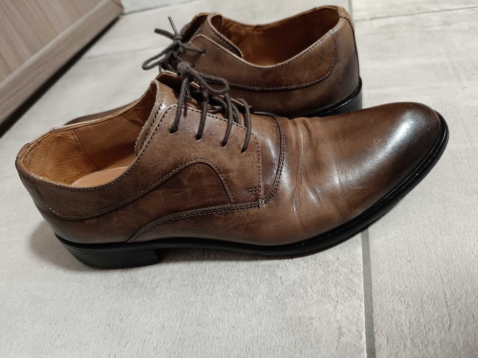 Vând pantofi bărbătești piele naturală Nr 41
