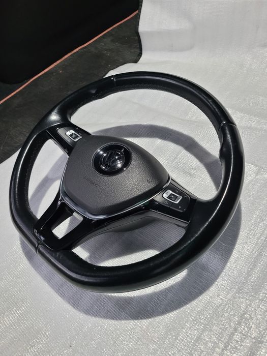 Volan Piele VW Passat B8 / Golf 7 teșit comenzi