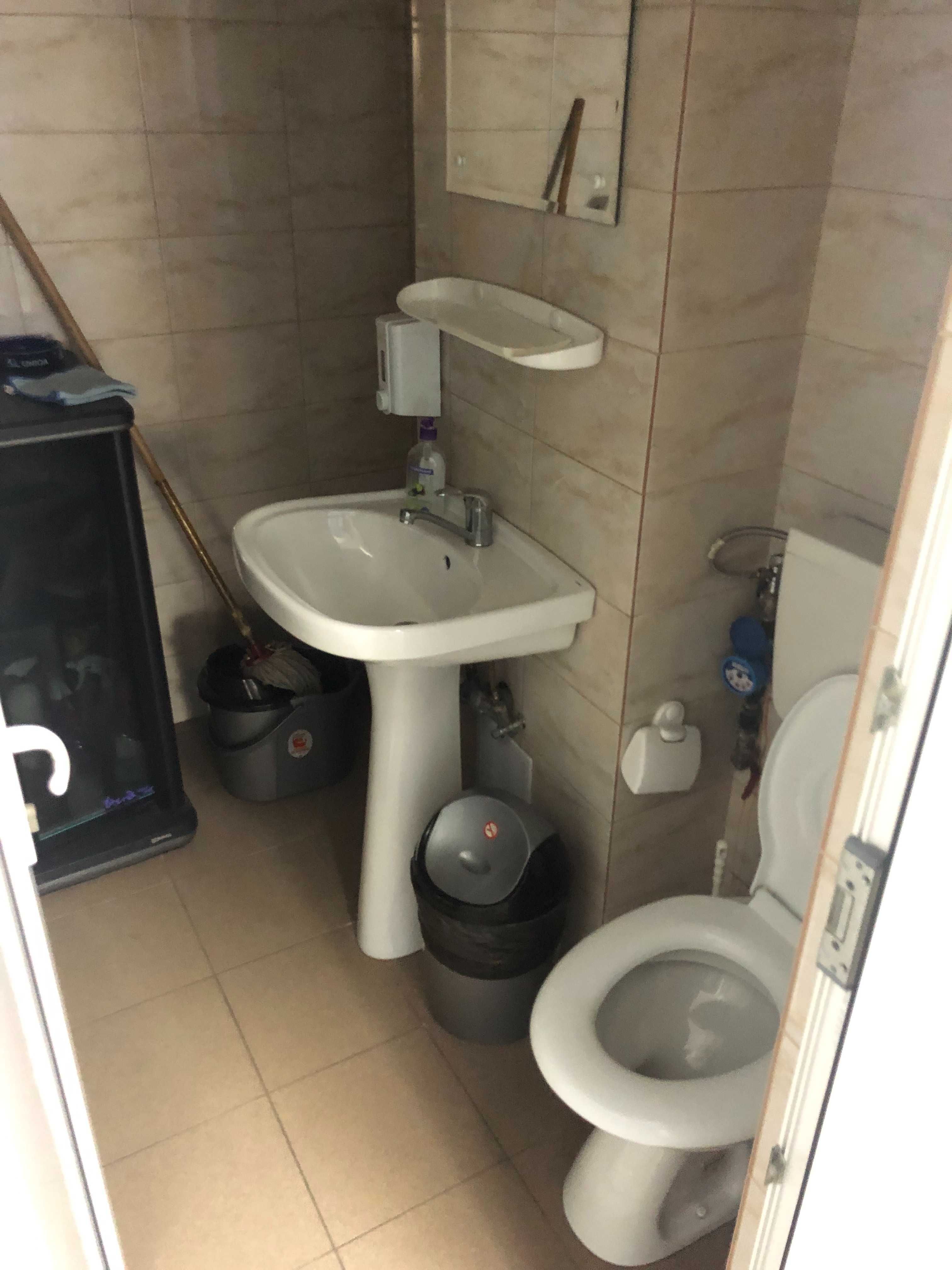 Spatiu Comercial de inchiriat - vis a vis - Casa de Sanatate Vaslui