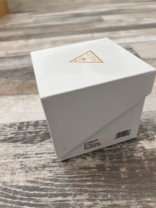 НОВ! Оригинален часовник Guess