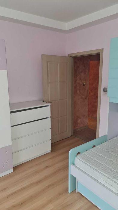 Продава тристаен апартамент кв.Слатина  80кв.м