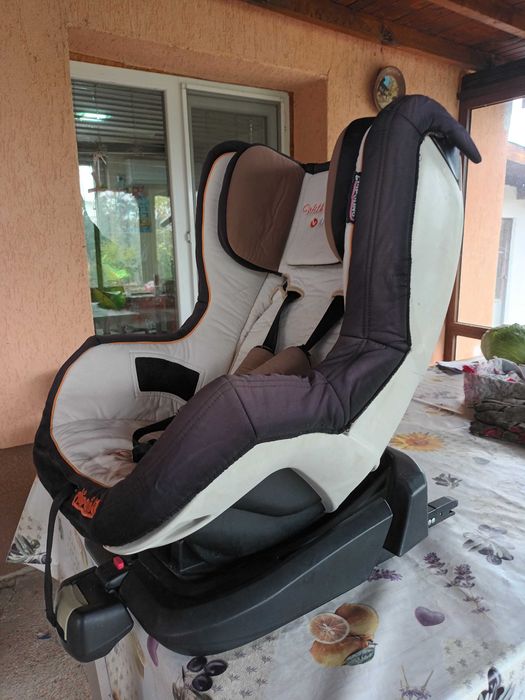 Стол за кола с isofix