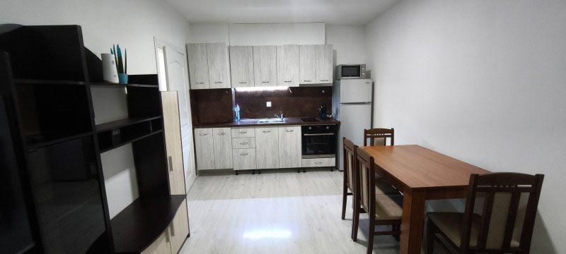 Двустаен апартамент в ж.к. Люлин 10.