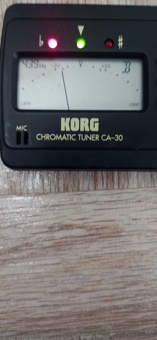 Vând acordor. Korg chromatic Tuner CA-30 s