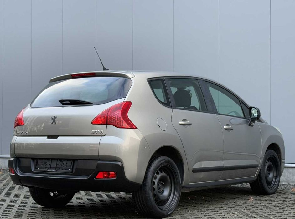 Peugeot 3008 1.6i Comfort - Benzina - Manual - 120 hp