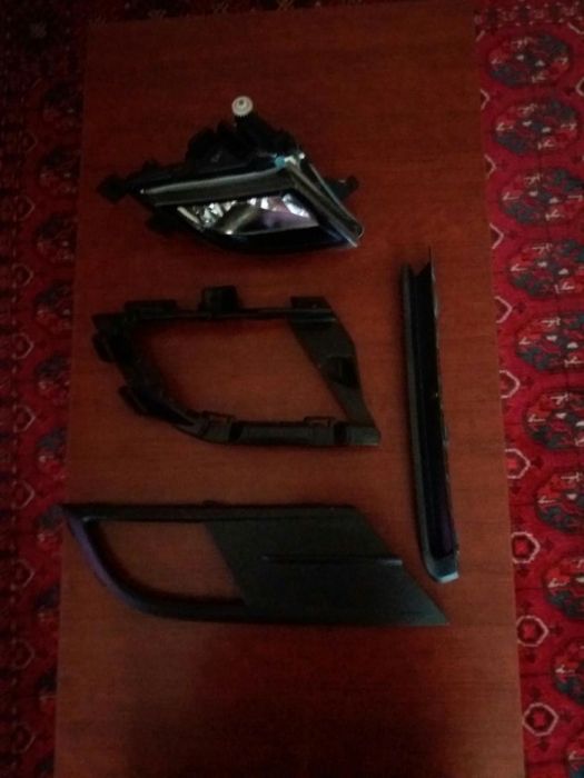 Противотуманная левая фара с электрокорректором .в комплекте вольцваге