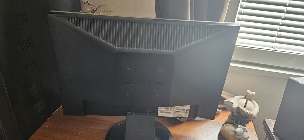 Монитор Samsung 923nw