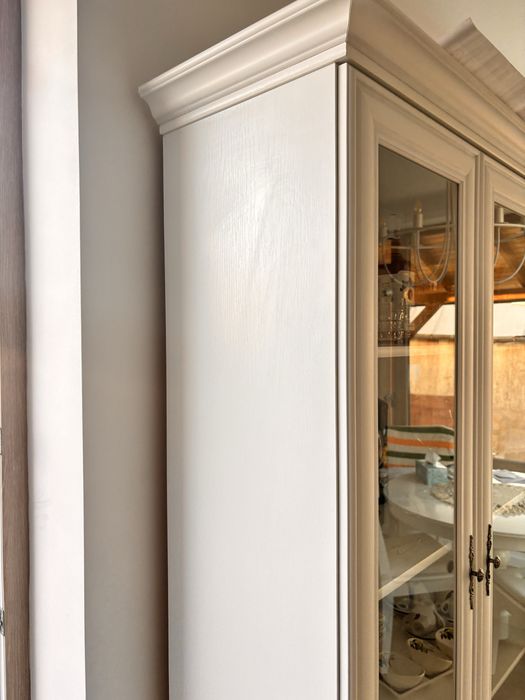 Vitrina tip bufet alb