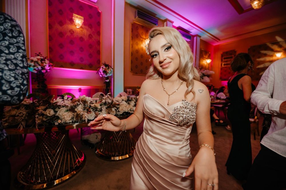 Vand rochie facuta pe comanda