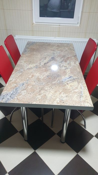 Masa +4 scaune de bucătărie