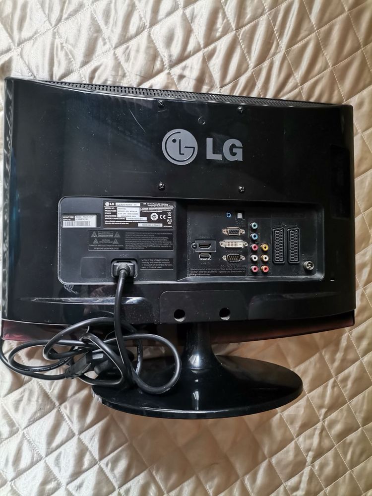 Телевизор LG FLATRON M2062D