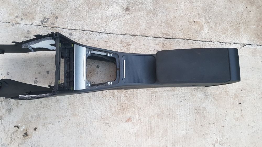 Cotiera Torosuri Scrumiera Scaune banchete Reserva 17 VW Passat B6 B7