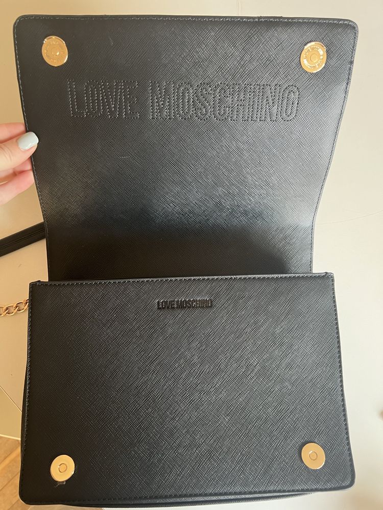 Нова чанта Love Moschino