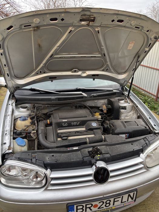 Vând VW Golf 4 1.4 16 V