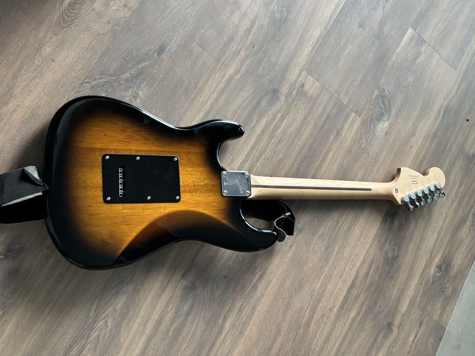 Комлект Fender Squier Affinity Stratocaster+ усилвател Champion-20