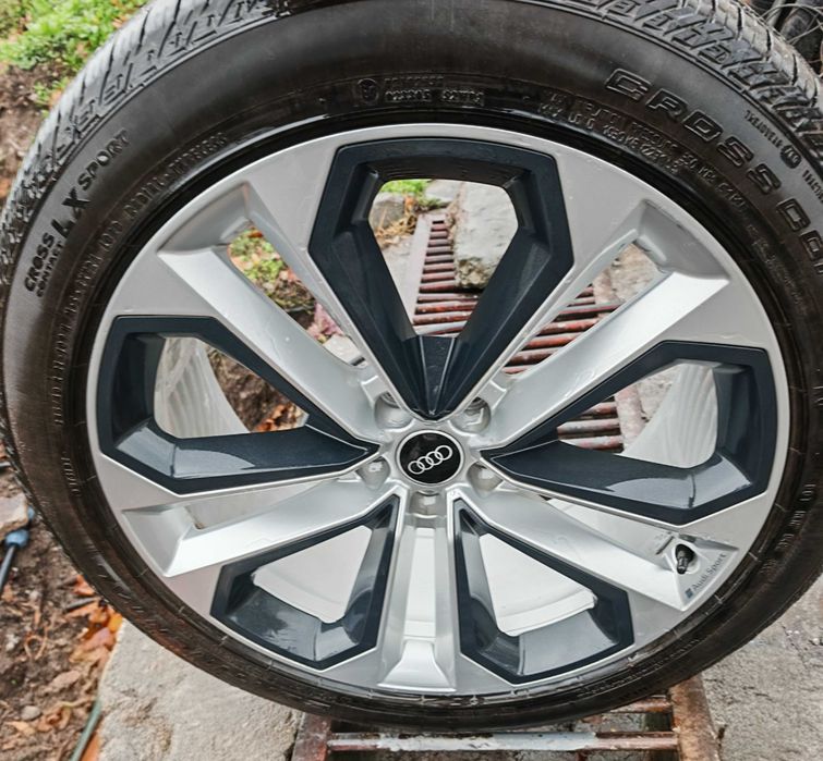 ОРИГИНАЛНИ джанти със гуми!! AUDI