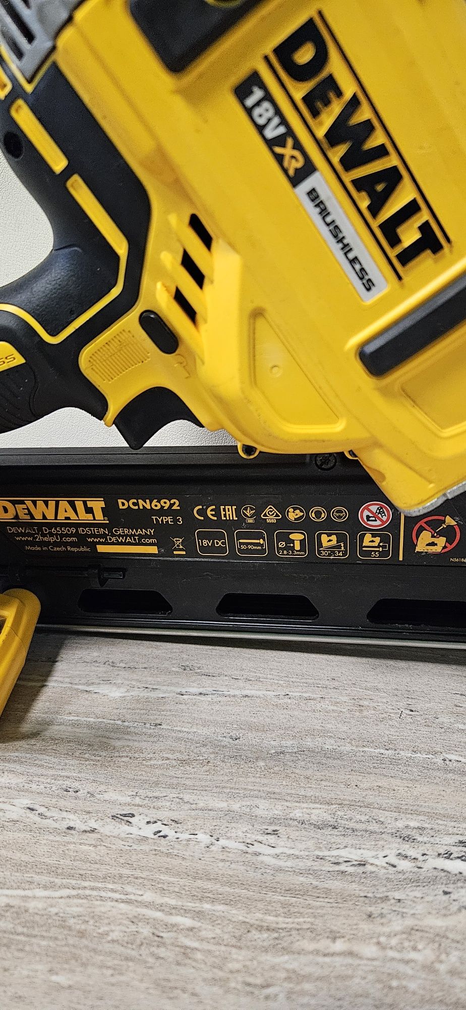 Dewalt Пистолет за пирони DCN692 18V