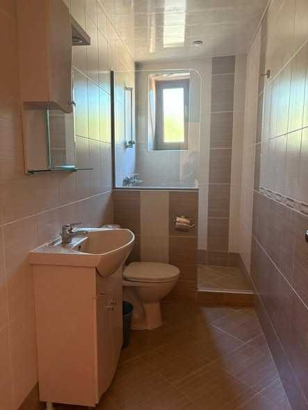 Продава масивна къща в централната част на с.Енина