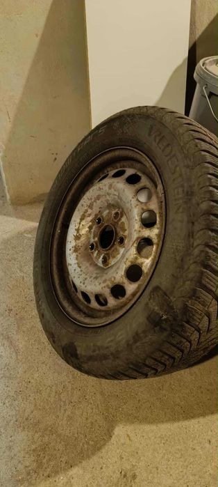 Зимни гуми Vredestein 195/65/15 с джанти