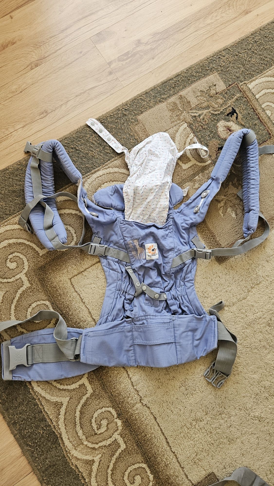 Vând ergobaby original