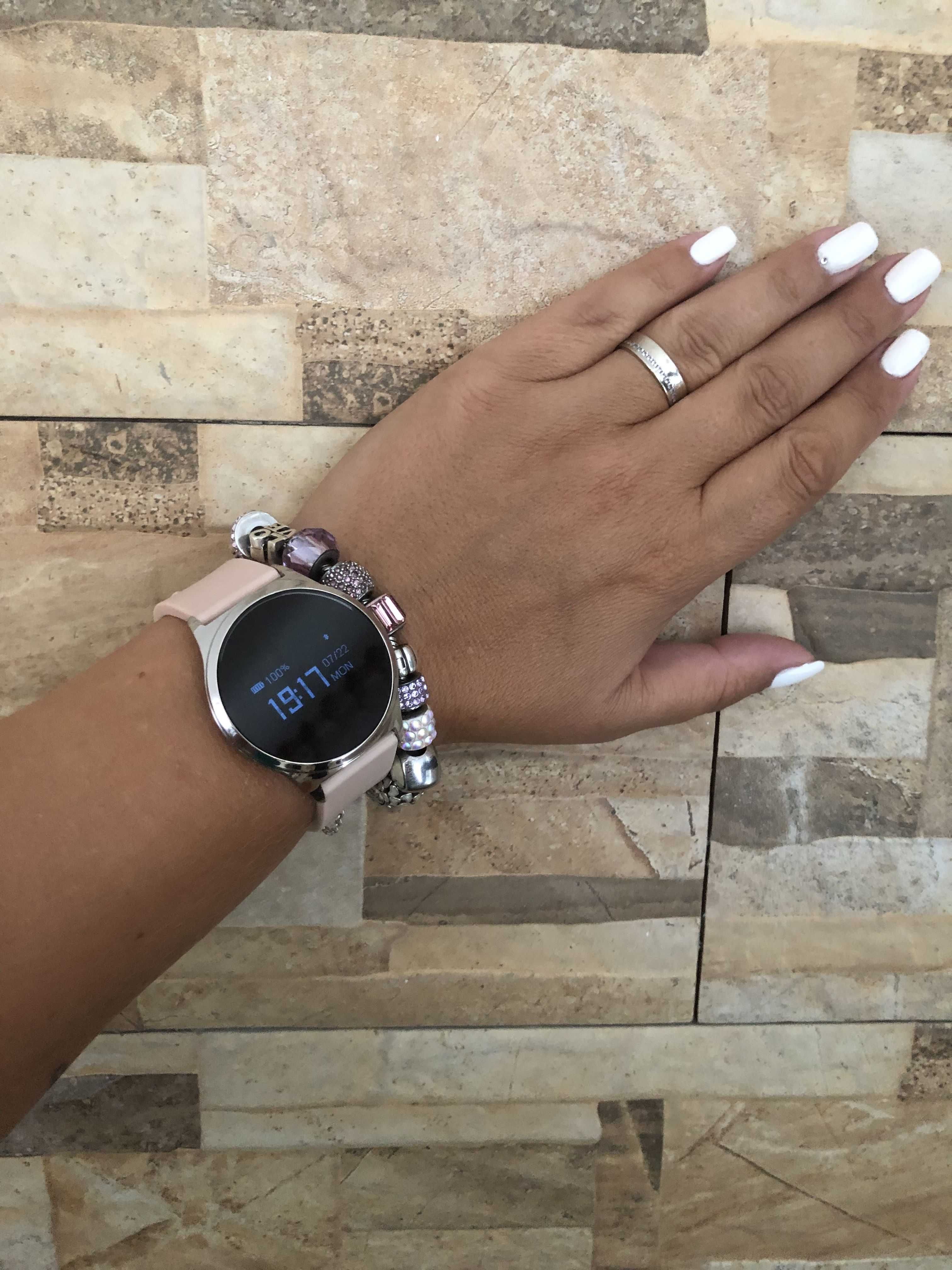 +++ 2 x ceasuri smartwatch Avon Akantha negru / roz impecabile +++