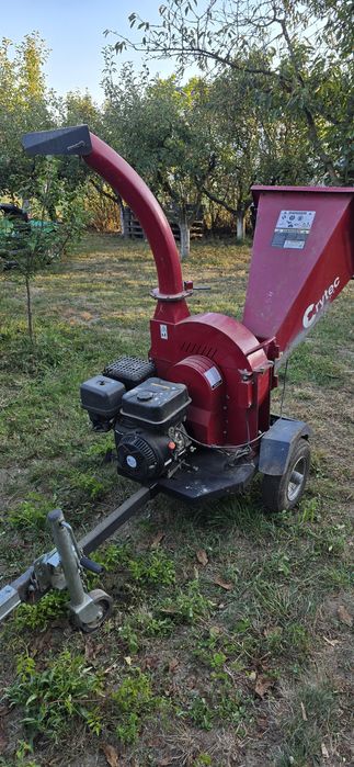 Tocator crengi cu motor benzina 15 cp