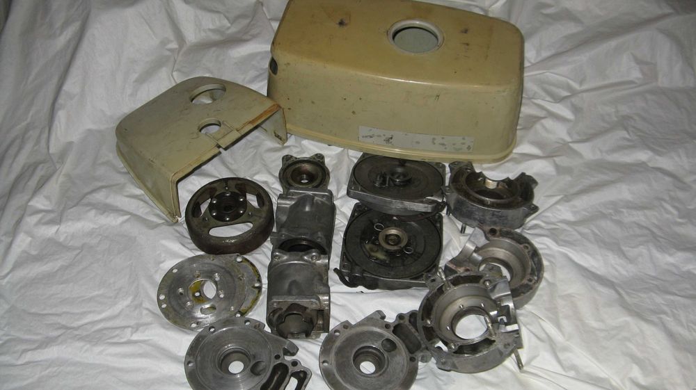 Vand piese si carcasa barca Saliut