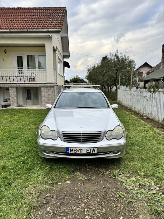 Mercedes-Benz C220
