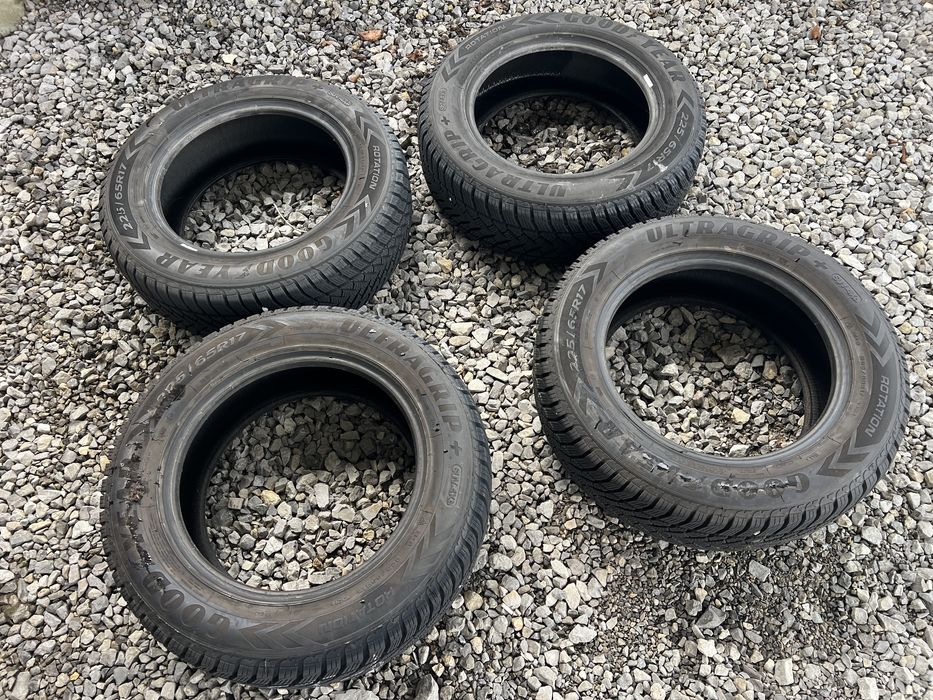 Goodyear 225 65 17