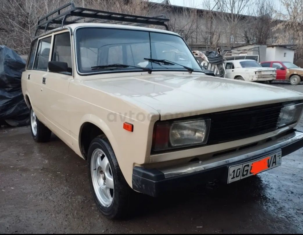 Vaz 2104sotiladi