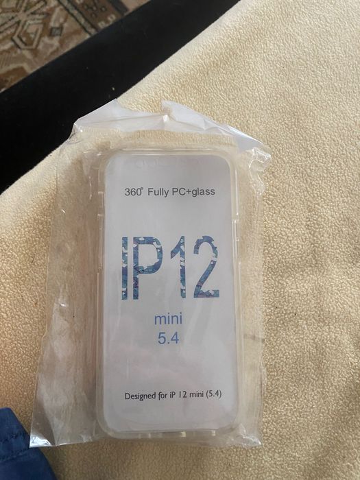 Huse telefon diverse modele și culori