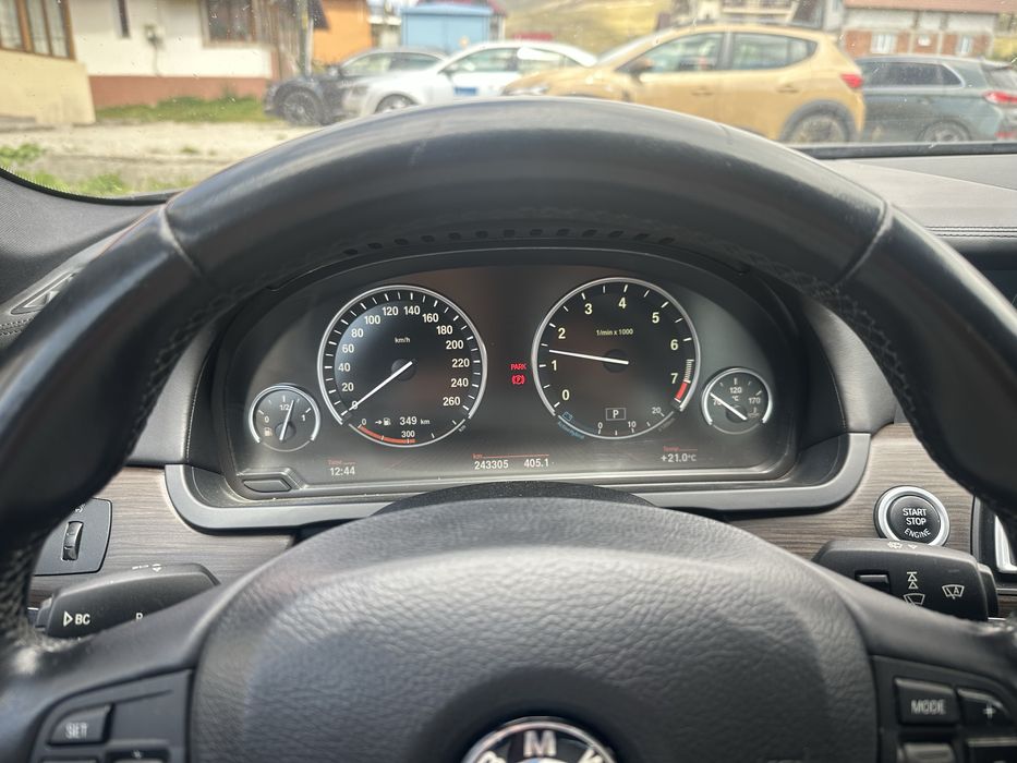 Vand/Schimb BMW 750i ActiveHybrid 7 stare 10/10 NEGOCIABIL