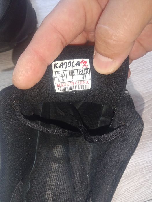 продам подростковые кроссовки размер 42 в очень хорошем состоянии.