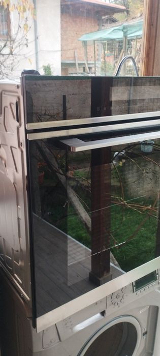 Фурна за вграждане AEG на две нива.