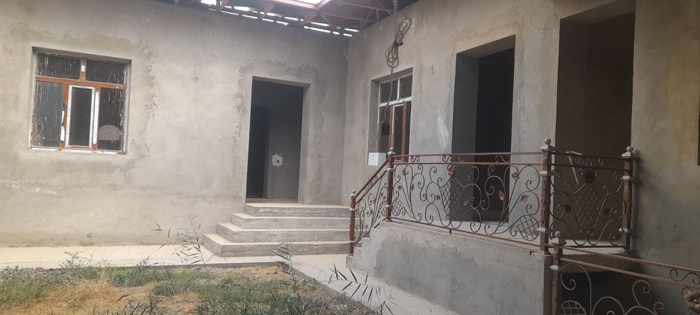 Uchastka sotiladi