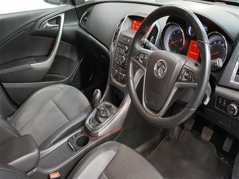 Trager Opel Astra J 2010 Hacthback 1.3 CDTi