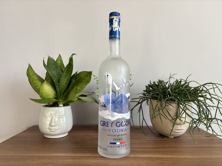 Grey Goose празни бутилки