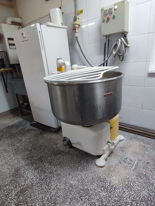 Vând malaxor aluat Diosna 120 SP