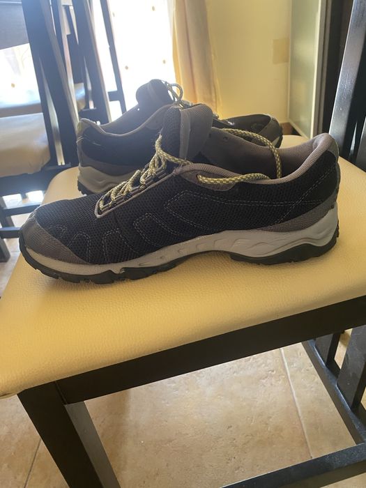 Vind adidasi columbia marimea 42