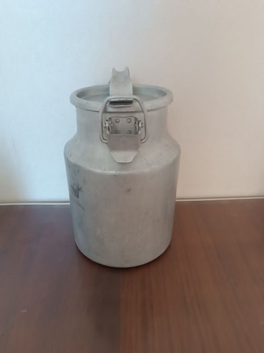 Продам бидон  10 литров