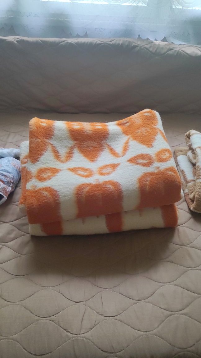 Два броя одеяло от Камилска вълна и китеник