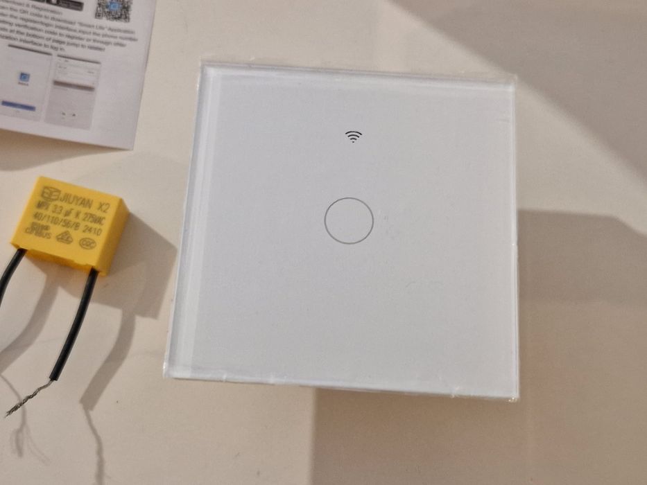 Intrerupator smart cu touch wifi