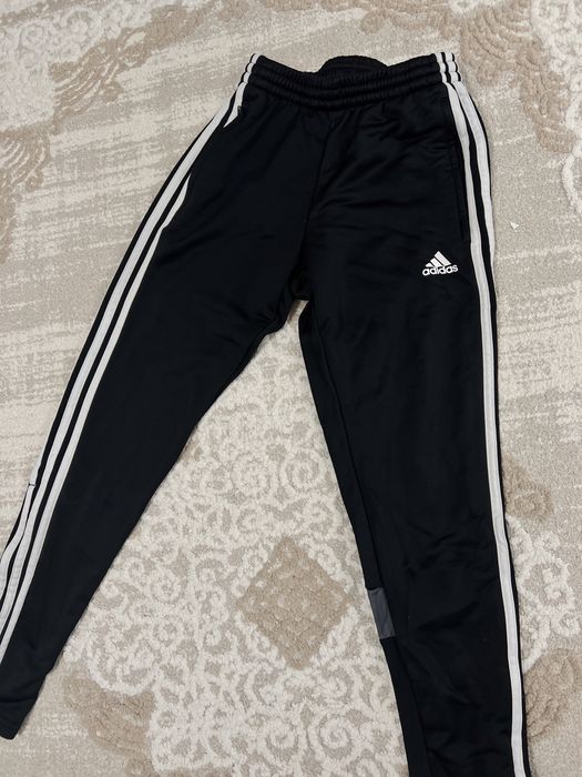Pantaloni adidas