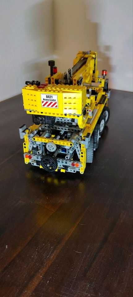 Lego Tehnic 8421 ( pneumatic): Mobile Crane