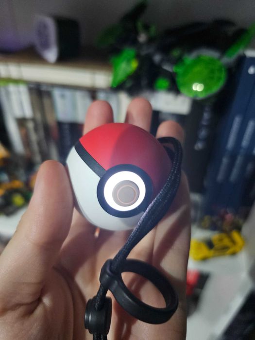 Poke ball plus controller nintendo switch