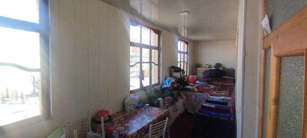 Dom sotiladi 4 xona srochni. Yashnobod