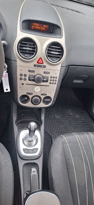 Opel corsa 1.2 benzină cutie automata