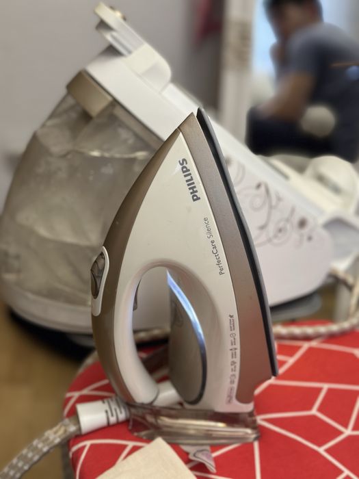 Statie de calcat philips perfect care silence GC 9550